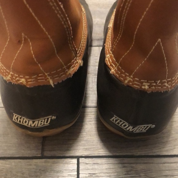 Khombu duck boots in a dark brown and camel color lace up boots for fall winter - Picture 5 of 7